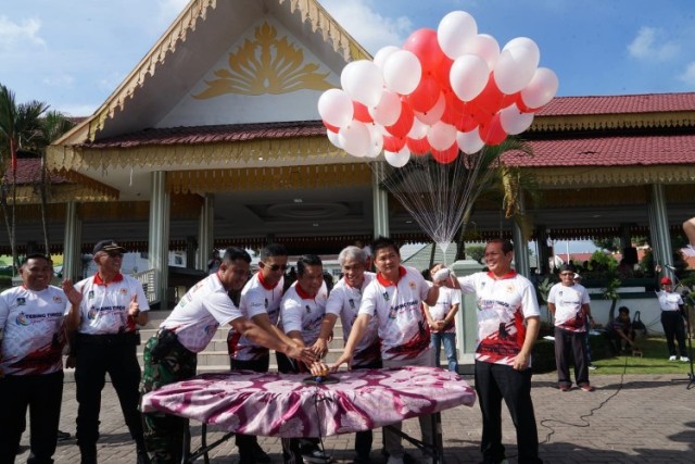 Pj-Wali-Kota-Tebingtinggi-Syarmadani-buka-pekan-olahraga-kelurahan