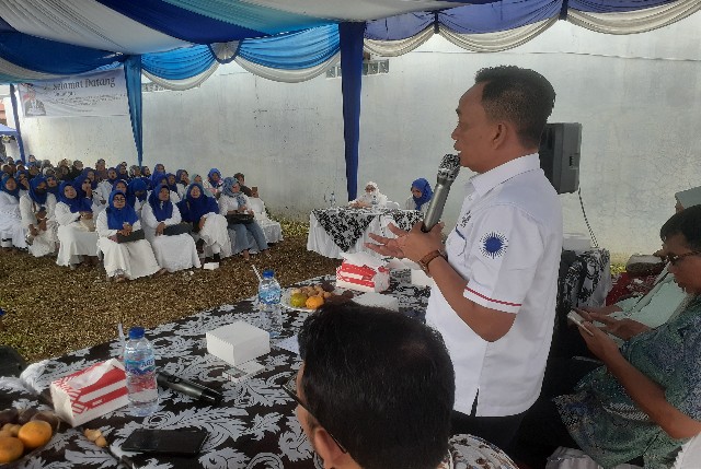 Anggota-DPRD-Medan-Fraksi-PAN-Sudari-melaksanakan-Sosper-X-TA-2023-di-Marelan-3