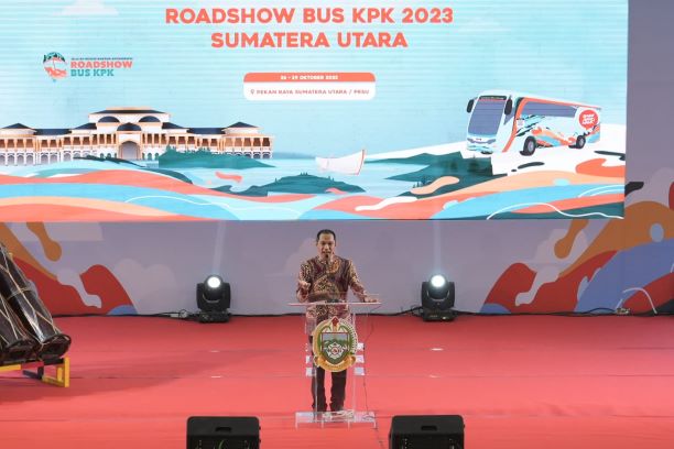 Pimpinan KPK RI sampaikan sambutan pada launching safari bus KPK di Sumut