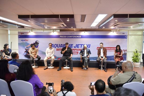Menpora RI, Dito Ariotedjo, saat konfrensi pers kejuaraan dunia jetski di Kementerian Marvens Jakarta