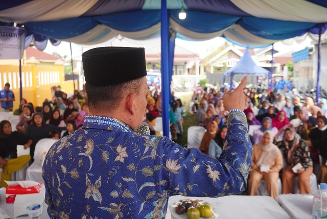 Anggota-DPRD-Medan-Fraksi-PAN-Sudari-gelar-Sosper-XI-di-Jalan-Sekata-Marelan-1