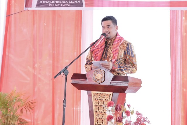 Wali Kota Medan, Bobby Nasution, safari Natal di Gereja GPdI Medan Selayang