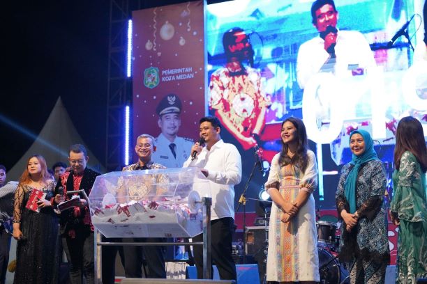 Wali Kota Medan, Bobby Nasution, hadiri Christmas Season Kota Medan Tahun 2023 di GBI Rumah Persembahan
