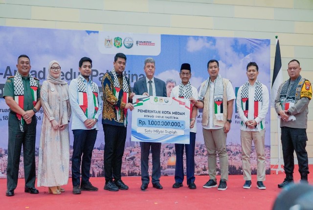 Wali Kota Medan, Bobby Nasution, serahkan donasi kepada Dubes Palestina