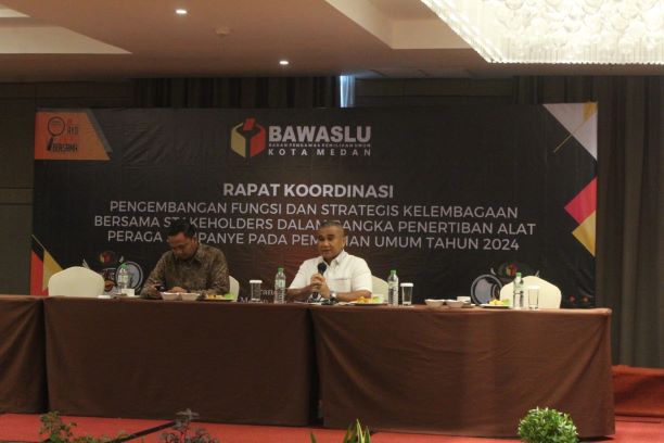 Asisten Pemerintahan Kota Medan, Muhammad Sofyan, pada Rakor penertiban APK pada masa tenang Pemilu 2024