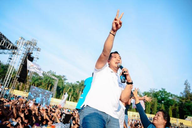 Ketua TKD Prabowo- Gibran Sumut, Ade Jona Prasetyo, pada Konser Indonesia Maju di Lubuk Pakam
