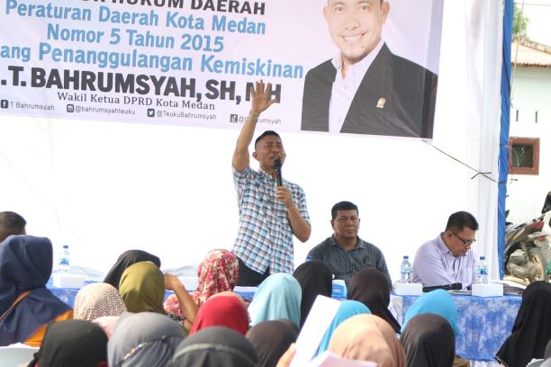 Wakil Ketua DPRD Medan, T. Bahrumsyah, gelars Sosper di Jalan Pasar 2 Barat, Rengas Pulau, Marelan