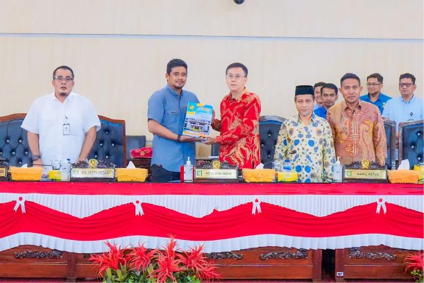 Wali Kota Medan, Bobby Nasution, sampaikan LKPj 2023 ke DPRD