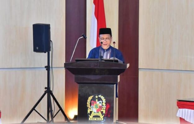 Wakil Ketua DPRD Medan, Rajudin Sagala, membacakan hasil pembahasan LKPj 2023