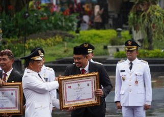 Wali Kota Medan, Bobby Nasution, terima satya lencana dari Presiden