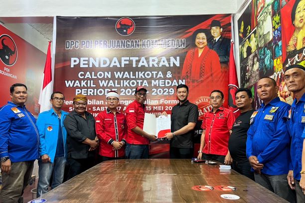 El Adrian Shah daftar calon Wali Kota Medan ke PDIP