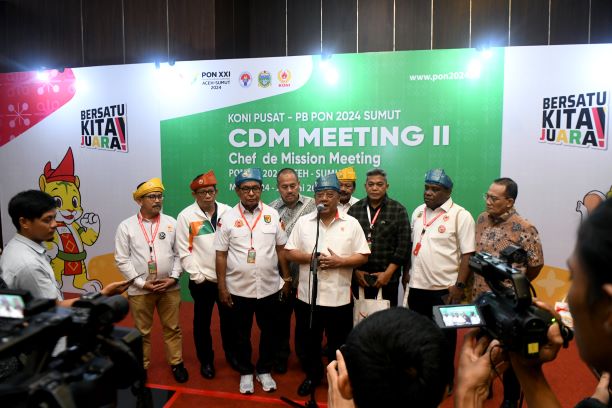 Ketua KONI Pusat, Marciano Norman, beri keterangan usai CDM Meeting II PON Sumut-Aceh di Medan