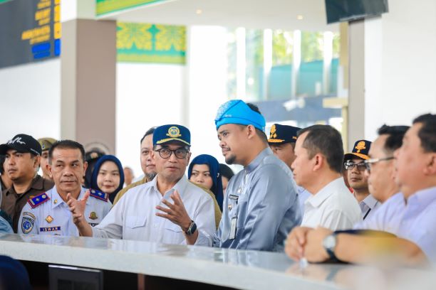 Menteri Perhubungan RI, Budi Karya Sumadi, tinjau Terminal Terpadu Amplas