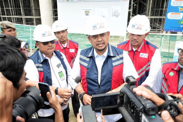 Wali Kota Medan, Bobby Nasution, beri keterangan soal pembangunan Islamic Center 