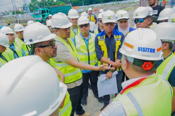 Wali Kota Medan, Bobby Nasution, tinjau pekerjaan Stadion Teladan