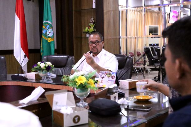 Kadispora Sumut, Baharuddin Siagian, pimpin rapat persiapan utilitas venue PON