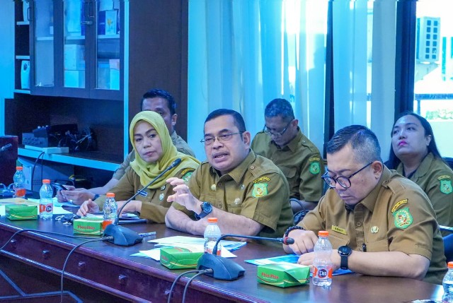 Kepala BKAD Medan, Zulkarnain, beri penjelasan kepada investor