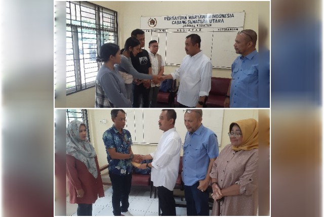 Ketua PWI Sumut, Farianda Putra Sinik, serahkan bantuan kepada wartawan korban kekerasan di Sumut