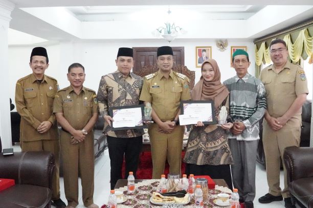 Wali Kota Tebingtinggi, Moettaqien Hasrimi, sambut kafilah MTQ 2024