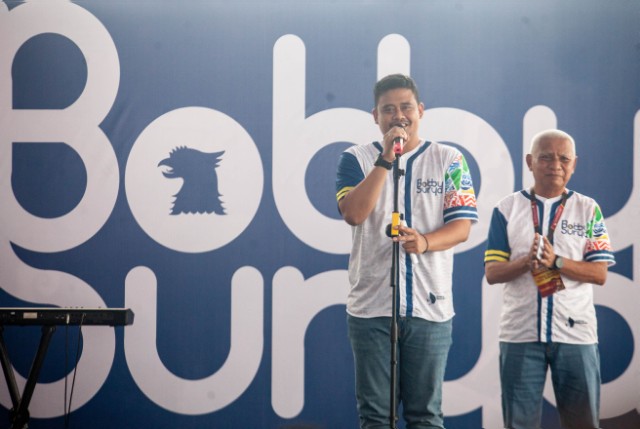 Bobby Nasution beri keterangan usai mendaftar ke KPU Sumut