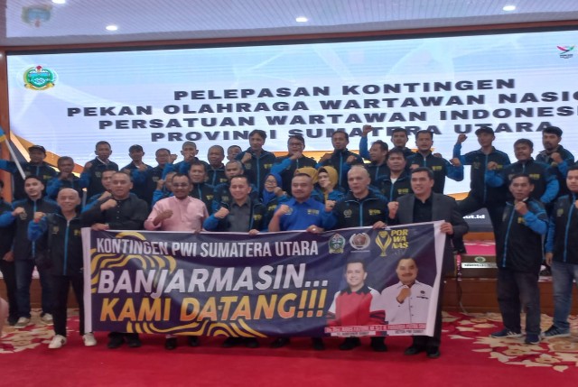 Pj Gubsu, Agus Fatoni, lepas keberangkatan kontingen PWI Sumut ke Porwanas Banjarmasin