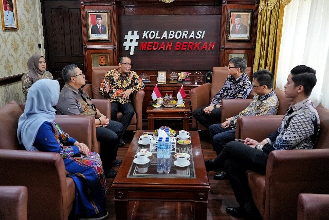 Wakil Wali Kota Medan, Aulia Rachman, terima kunjungan Dubes Singapura