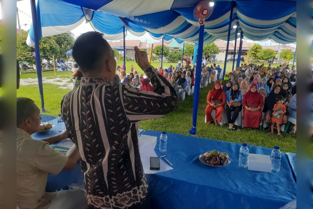 Anggota DPRD Medan Fraksi PAN, Sudari, gelar Sosper X di Tangkahan 3