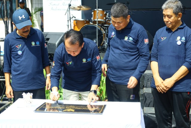 Pj Gubsu, Agus Fatoni, teken prasasti pada HUT Tirtanadi