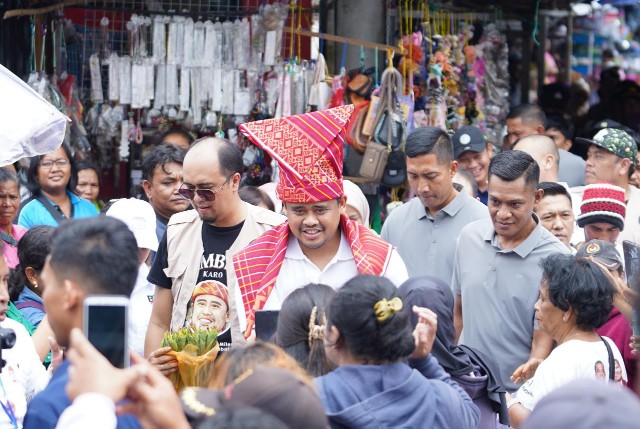 Cagubsu, Bobby Nasution, di pasar Kabanjahe 1