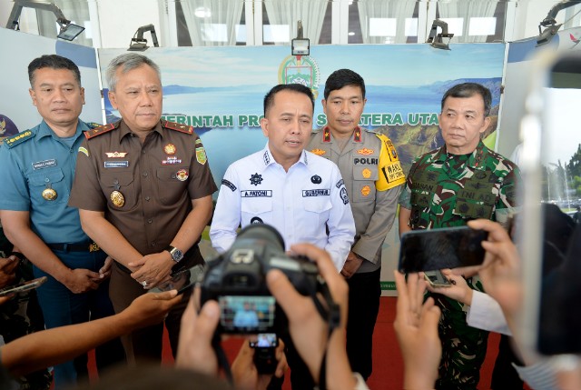 Pj Gubsu, Agus Fatoni, beri keterangan usai deklarasi netralitas ASN di Pilkada