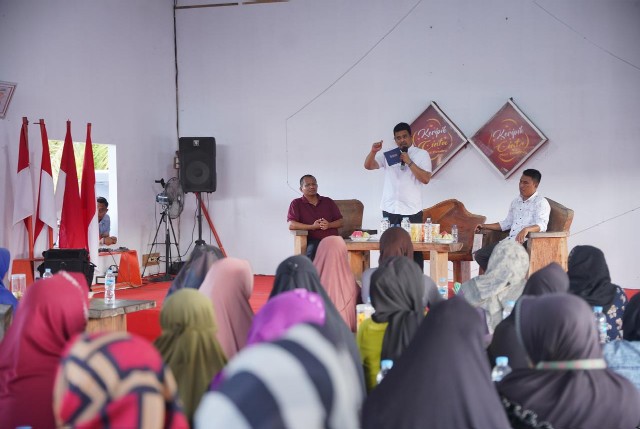Cagubsu, Bobby Nasution, dalam pertemuan dengan warga Langkat