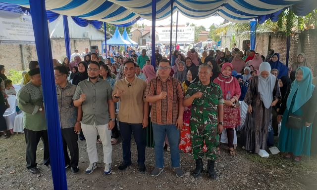 Anggota DPRD Medan Fraksi NasDem, Saipul Bahri, foto bersama usai gelaran Sosper XII TA 2024 di Marelan 1