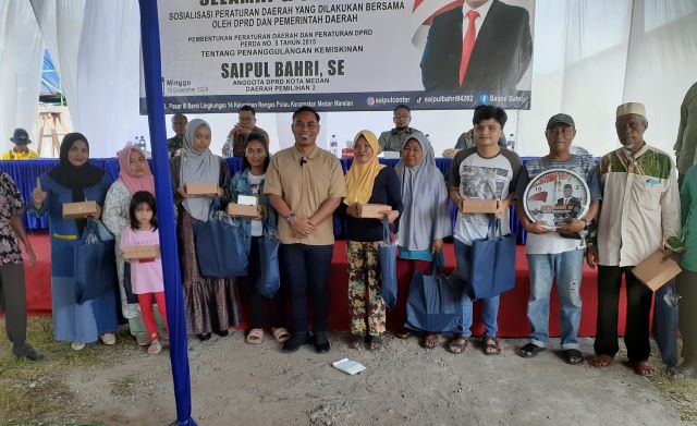 Anggota DPRD Medan Fraksi NasDem, Saipul Bahri, foto bersama usai gelaran Sosper XII TA 2024 di Marelan