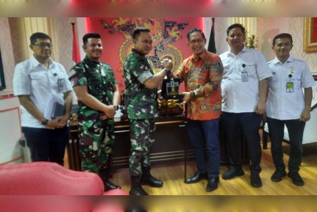 Ketua DPRD Medan, Wong Chun Sen, terima kunjungan Pangdam IBB