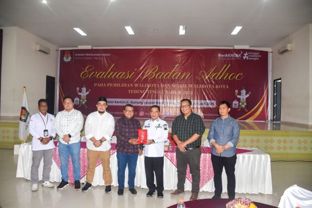 Pj Sekda Kota pada Evaluasi Badan Adhoc Pilkada Tebingtinggi 2024