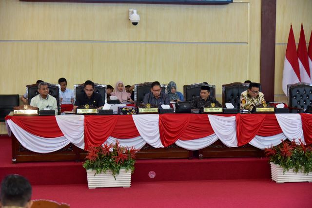 Ketua DPRD Medan, Wong Chun Sen, pimpin sidang paripurna laporan Reses anggota DPRD Medan 1
