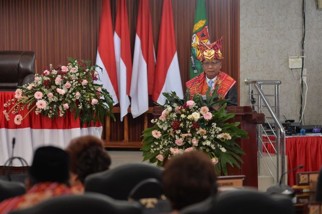 Wakil Gubernur Sumut, Surya, pada paripurna HUT Kabupaten Karo