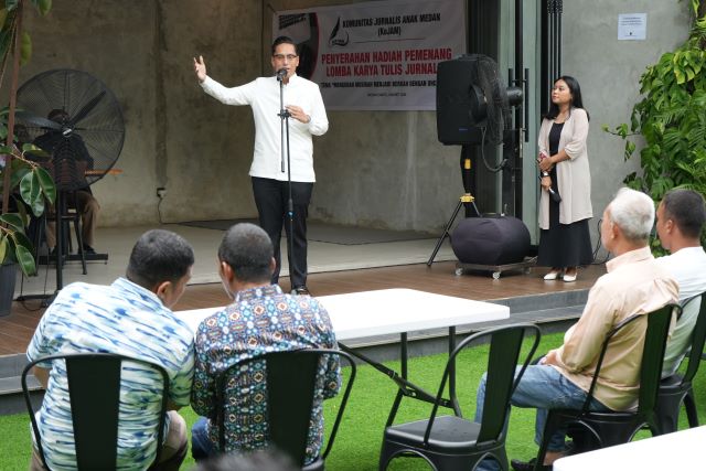 Wali Kota Medan, Rico Tri Putra Bayu Waas, berikan sambutan pada acara Kojam