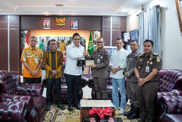 Wali Kota Medan, Rico Waas, berkunjung ke Kejari Medan