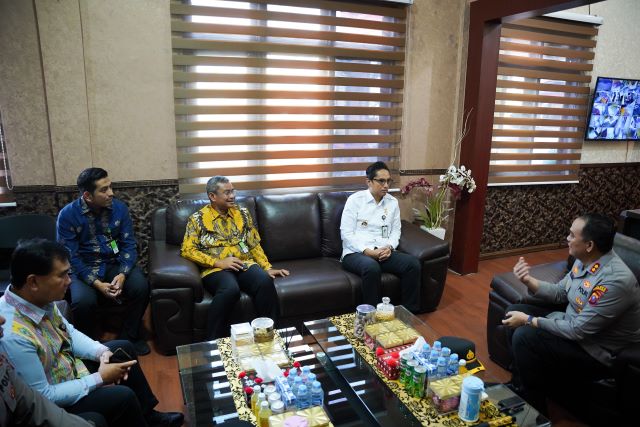 Wali Kota Medan, Rico Waas, berkunjung ke Polres Pelabuhan Belawan