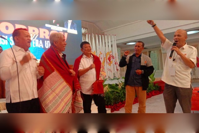 Hatunggal Siregar & John Ismadi Lubis diulosi pada Musorprov KONI Sumut