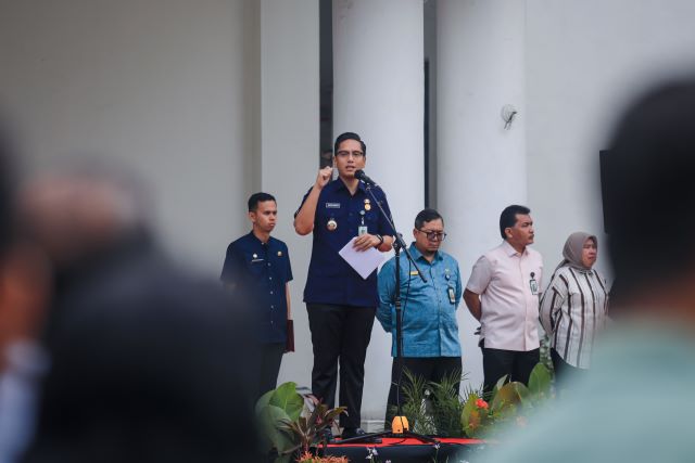 Wali Kota Medan, Rico Tri Putra Bayu Waas, pimpin apel perdana pasca libur lebaran