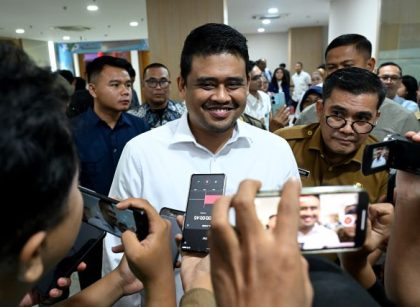 Gubernur Sumut, Bobby Nasution, beri keterangan usai buka Kick of Program Fast Track Youngpreneur (FYP) di Kantor Gubernur Sumut
