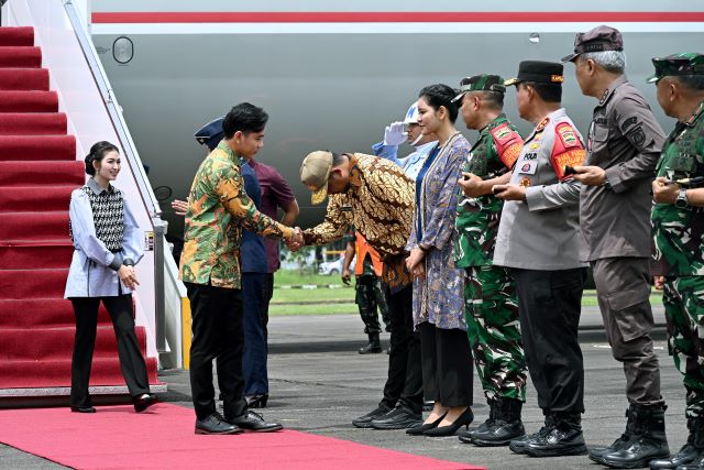 Gubernur Sumut, Bobby Nasution, sambut kedatangan Wapres di Lanud Soewondo