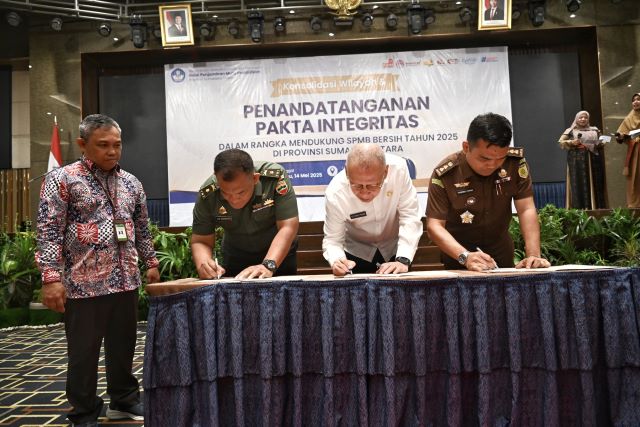 Kdh di Sumut tandatangani kesepakatan Sistem Penerimaan Murid Baru TA 2025-2026