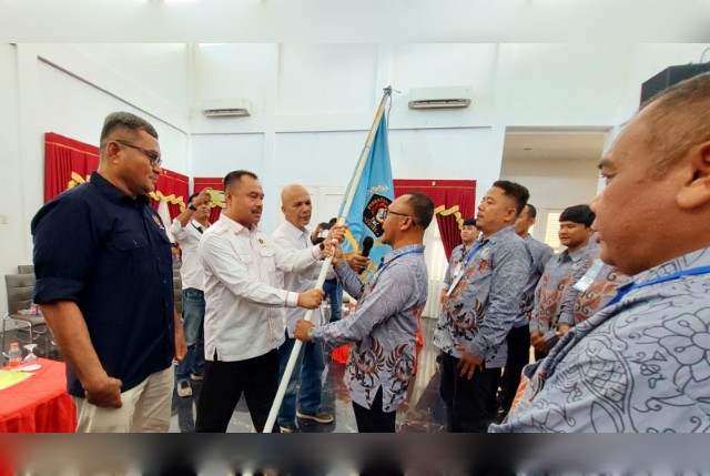 Ketua PWI Sumut, Farianda Putra Sinik, kukuhkan Edi Saputra jadi Ketua PWI Sergai