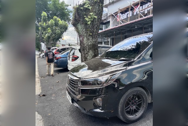 Pelataran parkir Dara Kuphi