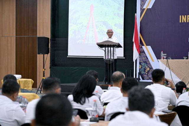 Wakil Gubernur Sumut, Surya, pada Rakor Penanganan Jalan dan Jembatan Sumut