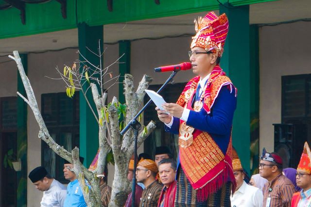 Wali Kota Medan, Rico Tri Putra Bayu Waas, pada peringatan Hari Pendidikan Nasional 2025
