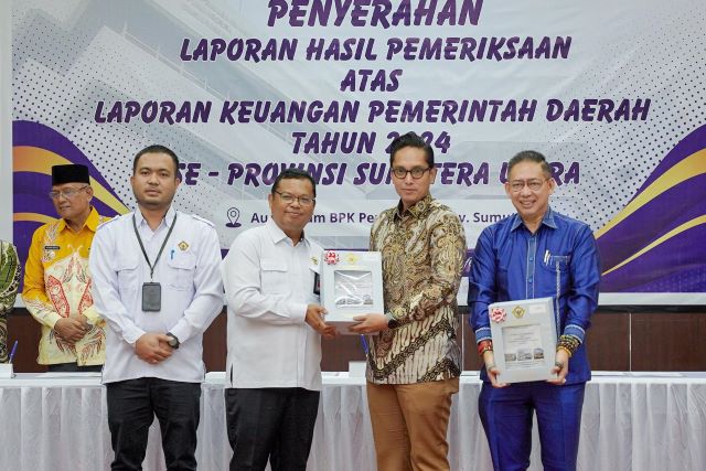 Wali Kota Medan, Rico Tri Putra Bayu Waas, terima LHP LKPD 2024 dari BPK RI